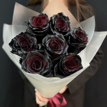 Букет из 7 чёрных роз