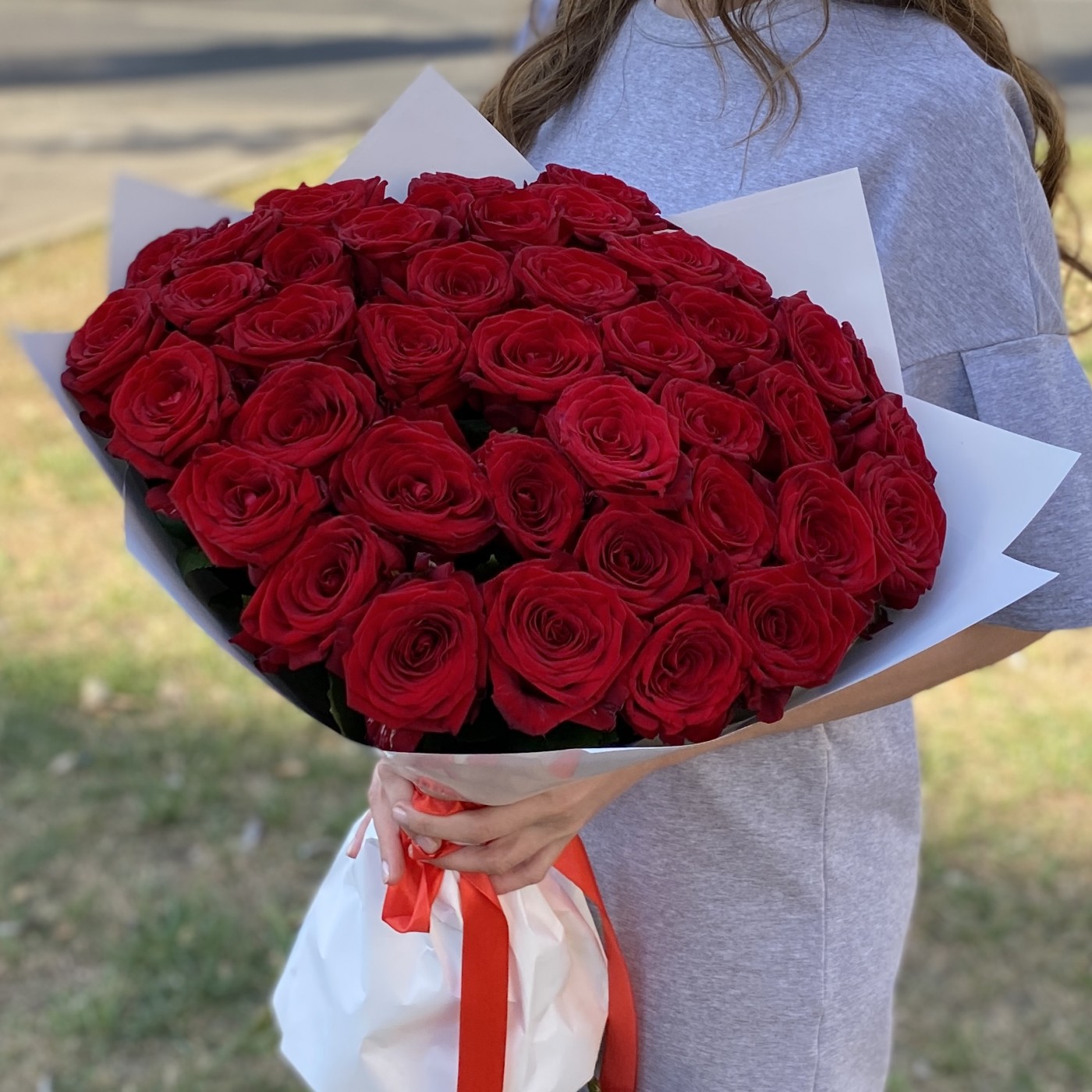 35 красных роз Premium 50 см.